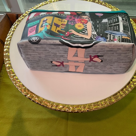 nikky by Nicole Lee Boutique Cosmetic Bag NWT - Picture 5 of 6